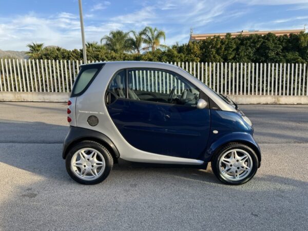 SMART FORTWO 800 40 CV AUTOMATICA - immagine 4