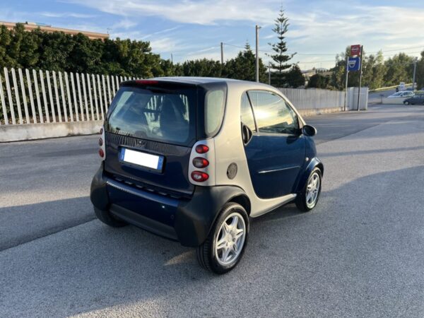 SMART FORTWO 800 40 CV AUTOMATICA - immagine 5