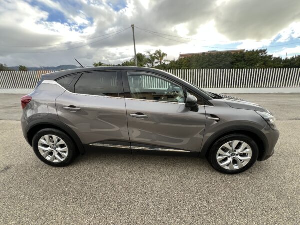 RENAULT CAPTUR 1.6 E-TECH FULL HYBRID 145 CV - immagine 4