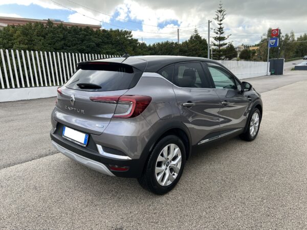 RENAULT CAPTUR 1.6 E-TECH FULL HYBRID 145 CV - immagine 5