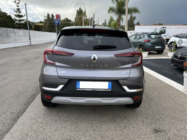 RENAULT CAPTUR 1.6 E-TECH FULL HYBRID 145 CV - immagine 6