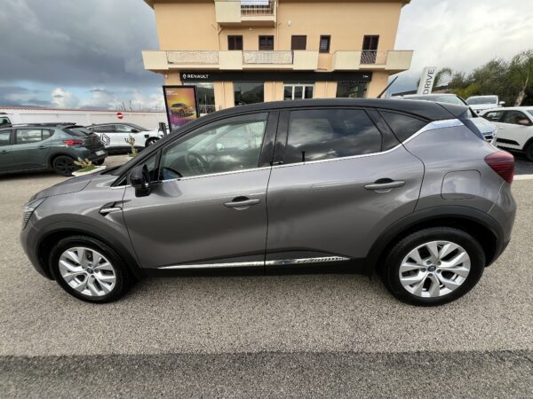 RENAULT CAPTUR 1.6 E-TECH FULL HYBRID 145 CV - immagine 8